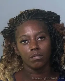 Mugshot of JANAE LATIECE MURRAY booked in Manatee County, Florida on May 17, 2026