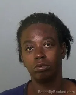 Mugshot of KEONA MONIQUE ROBINSON booked in Manatee County, Florida on May 12, 2026