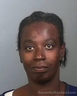 Mugshot of KEONA MONIQUE ROBINSON booked in Manatee County, Florida on May 14, 2026