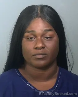 Mugshot of TANISHA ROBINSON booked in Manatee County, Florida on March 25, 2026