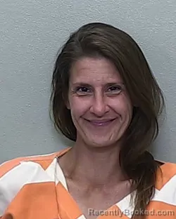 Mugshot of LISA ANN CURNUTT