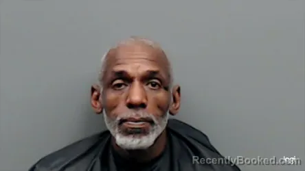Mugshot of DINNAMON LEWAYNE DAVIS booked in Smith County, Texas on April 20, 2026