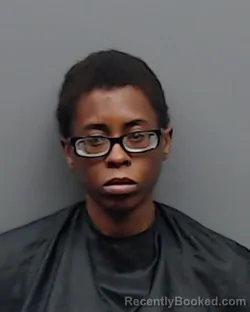 Mugshot of NIKEA ANTINOETTE DIXON booked in Smith County, Texas on June 3, 2026