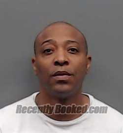 Mugshot of DENNIS RAYSHUN DORSEY booked in Smith County, Texas on April 17, 2026