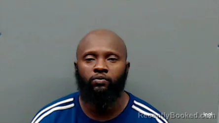 Mugshot of QUINTON DERALE MOORE