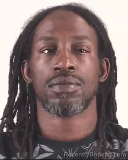 Mugshot of SHADELVIS MITCHELL booked in Tarrant County, Texas on April 28, 2026