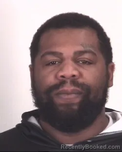 Mugshot of DEMANTE ROBINSON