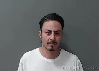 Mugshot of Yonis Alexi Reyes