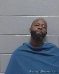 Mugshot of Larry Donell Weaver