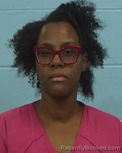 Mugshot of Deaundra Davis
