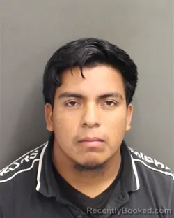 Mugshot of DUBER ROBERTO PEREZAGUSTIN