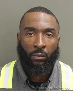 Mugshot of RAPHEAL ANTWAN MONROE