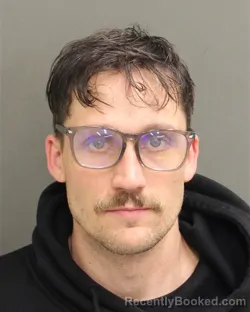 Mugshot of ROBERT CODY MACDADE