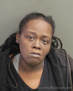 Mugshot of SYNEATHA SHERELL SMITH