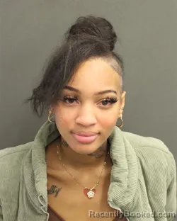 Mugshot of LORENZANNA WHITE