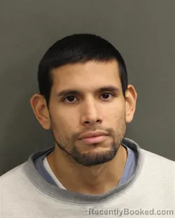 Mugshot of BAYRON OSWALDO MONCADARUIZ