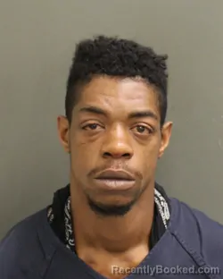 Mugshot of QUANTERRIUS TORREAL ROBERTS