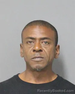 Mugshot of MAURICE DESHON BREWER