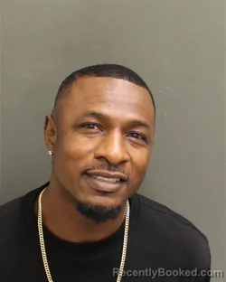 Mugshot of LOWELL THOMAS III GRAY