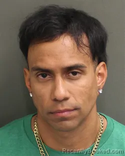 Mugshot of OSCAR SANTOSIRIAS