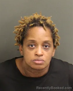 Mugshot of SHANI LATEE HOLLAND booked in Orange County, Florida on April 19, 2026