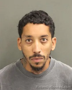 Mugshot of ELIOTT OMAR REYESHERNANDEZ booked in Orange County, Florida on April 21, 2026