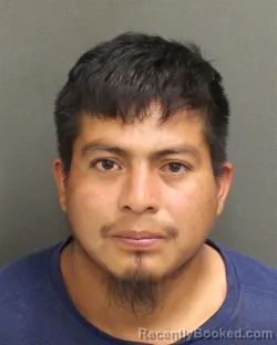 Mugshot of ELMER ROBLERO CIFUENTES booked in Orange County, Florida on April 25, 2026