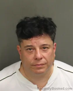 Mugshot of BELTRAN ALBERTO ANGARITAGARAVETT booked in Orange County, Florida on April 28, 2026