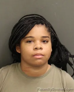Mugshot of TRIANNA SHAKYIAH MOORE booked in Orange County, Florida on May 5, 2026