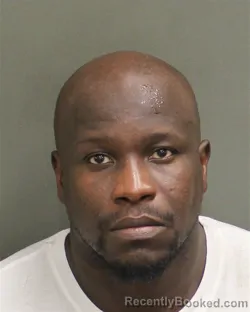 Mugshot of MONTAVIS LAMAR MCKINZIE booked in Orange County, Florida on May 8, 2026