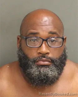 Mugshot of ERIC MAURICE JR FARROW booked in Orange County, Florida on May 9, 2026