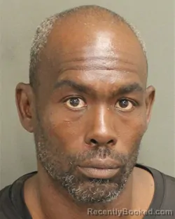 Mugshot of ALONZO WAYNE JR PENDER booked in Orange County, Florida on May 11, 2026