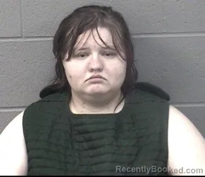 Mugshot of SAPPHIRE ALENA BLAKEMORE