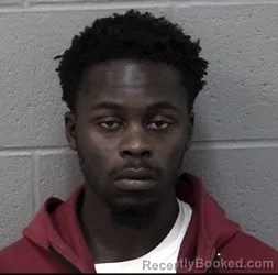 Mugshot of DAIQUARRIUS LATREVEON HIGGINS booked in Crawford County, Kansas on May 7, 2026