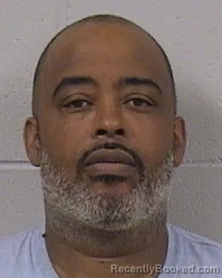 Mugshot of DARIUS DEWAYNE WHISENHUNT