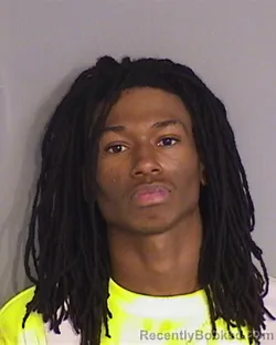 Mugshot of JOHNNY ANTONIO QUINTANA-ROMAN