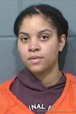 Mugshot of SOLRELYS CALCANO-CARRASQUILLO