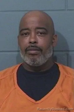 Mugshot of DARIUS DEWAYNE WHISENHUNT