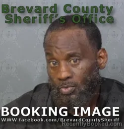 Mugshot of MICHAEL LAVON DIXON