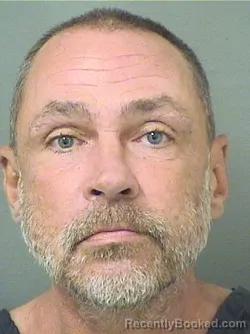 Mugshot of AARON R DAVIS