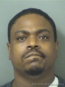 Mugshot of DERRICK L PETTIS booked in Palm Beach County, Florida on April 21, 2026