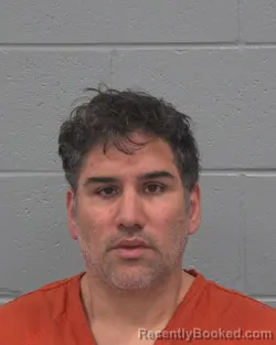 Mugshot of DENNIS CARLOS MUNOZ
