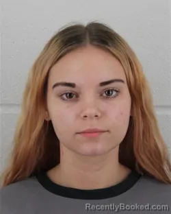 Mugshot of ARAELYNN MARIE SMITH