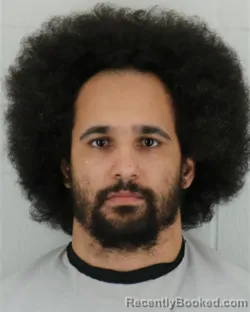 Mugshot of ROBERTO VALLE HERNANDEZ JR