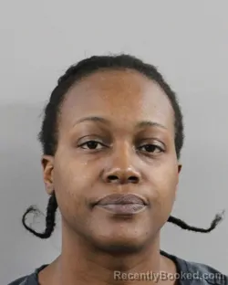 Mugshot of LAQUISHA WOODARD