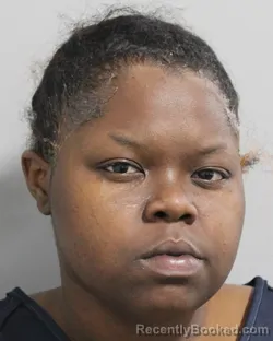 Mugshot of NICARRA REYNOLDS