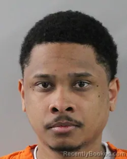 Mugshot of TRAVEON ROBERTS