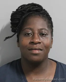 Mugshot of ALMESIA FIELDER