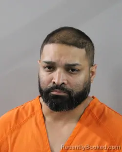 Mugshot of ISMAEL VELAZQUEZ