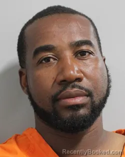 Mugshot of DEMARTINEZ DRAYTON booked in Polk County, Florida on April 4, 2026